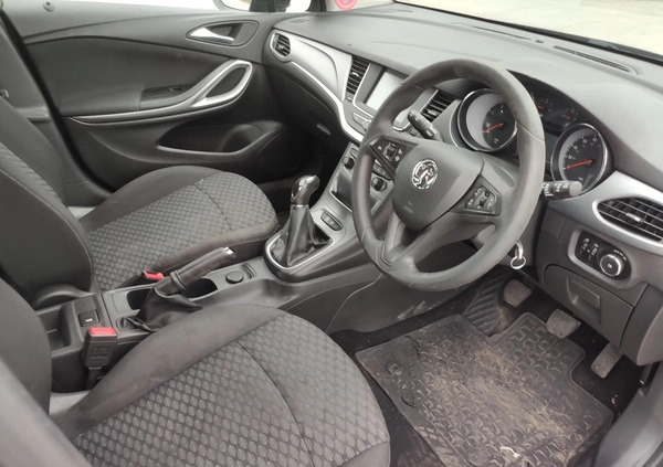 Opel Astra cena 12950 przebieg: 126000, rok produkcji 2017 z Końskie małe 92